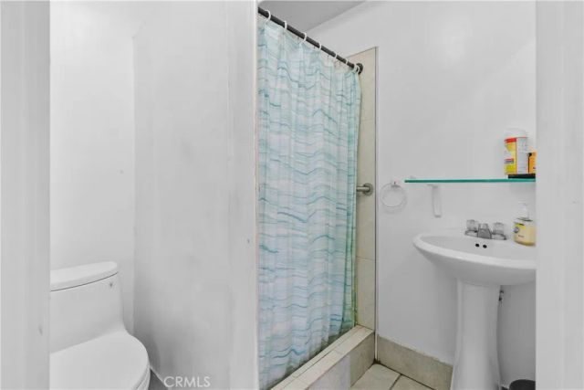 10533 Samoa Avenue, Tujunga, CA 91042