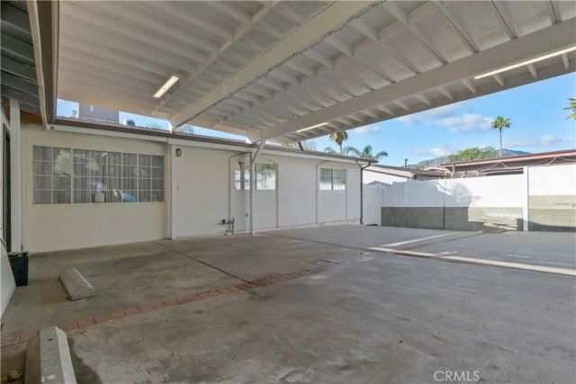 10533 Samoa Avenue, Tujunga, CA 91042