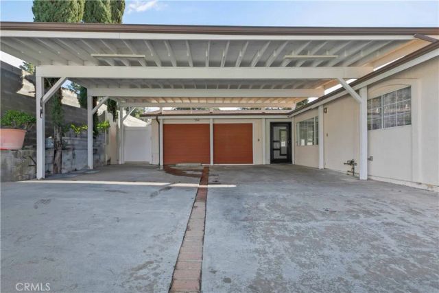 10533 Samoa Avenue, Tujunga, CA 91042