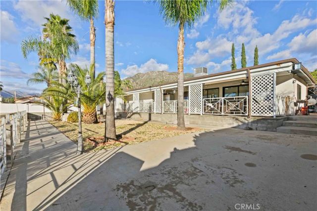 10533 Samoa Avenue, Tujunga, CA 91042