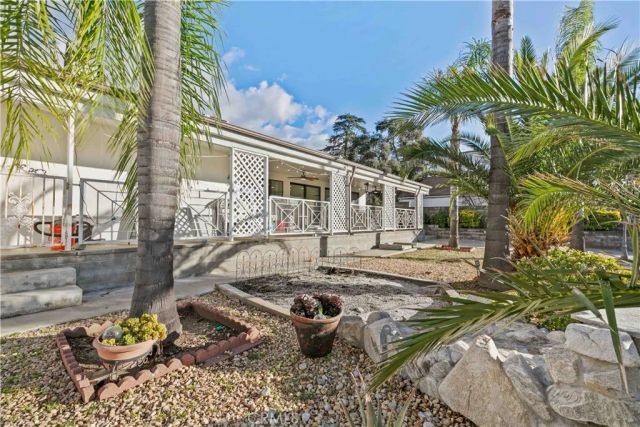 10533 Samoa Avenue, Tujunga, CA 91042