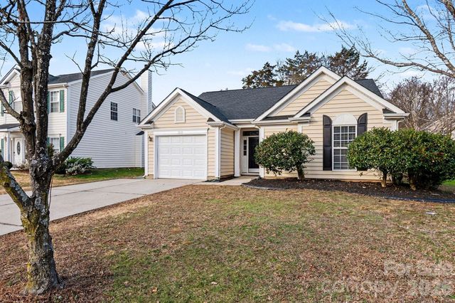 3923 E Cedar Hill Drive, Charlotte, NC 28273