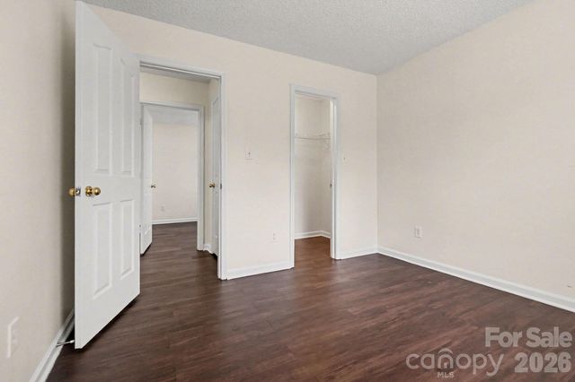 3923 E Cedar Hill Drive, Charlotte, NC 28273