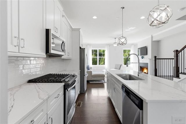 10196 Windalier Way, Roswell, GA 30076