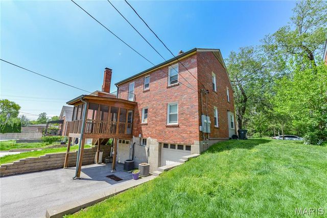 1060 E Linden Avenue, Richmond Heights, MO 63117