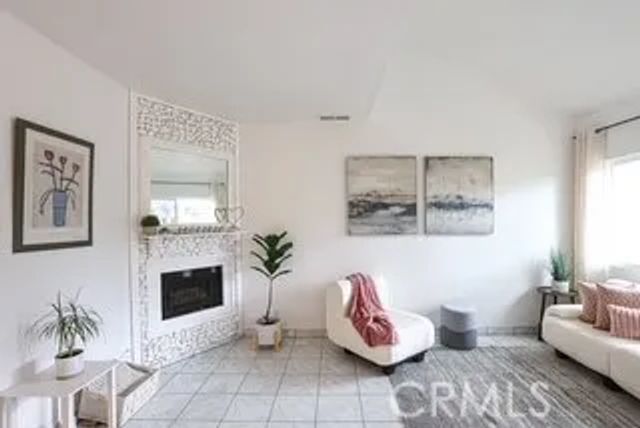 1671 E Kingsley B, Pomona, CA 91767