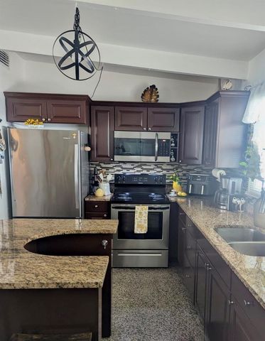 7702 PATRICIAN PLACE, Tampa, FL 33619