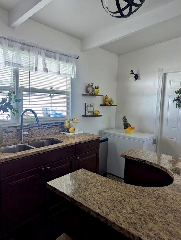 Image 39 of property listing at 7702 PATRICIAN PLACE, Tampa, FL 33619