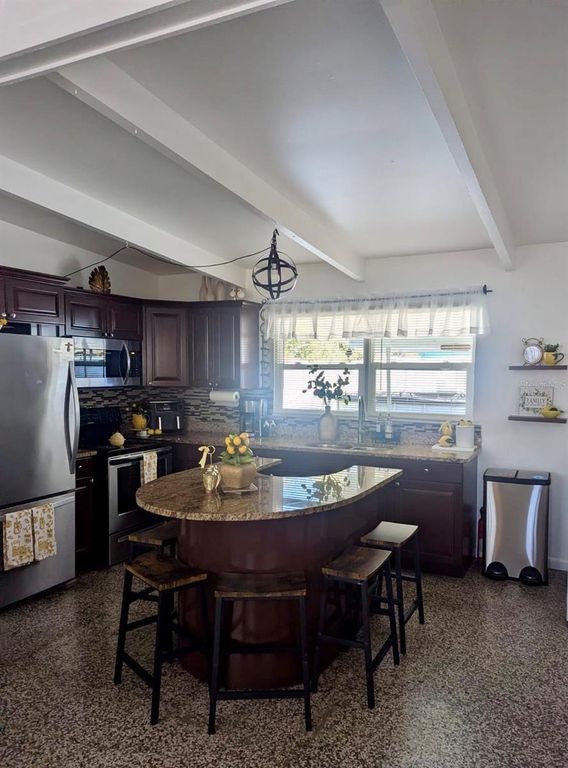 Image 40 of property listing at 7702 PATRICIAN PLACE, Tampa, FL 33619