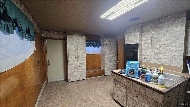 2725 Midland Avenue, Syracuse, NY 13205