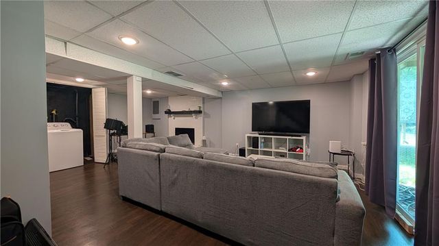 6116 N Broadway Street, Gladstone, MO 64118