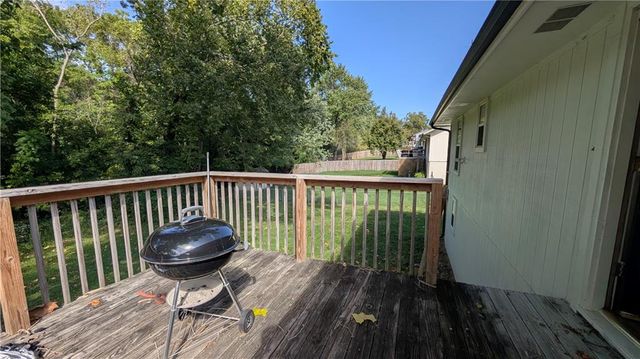 6116 N Broadway Street, Gladstone, MO 64118