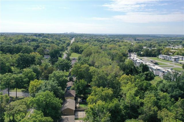6116 N Broadway Street, Gladstone, MO 64118
