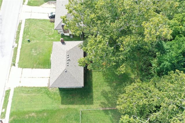 6116 N Broadway Street, Gladstone, MO 64118