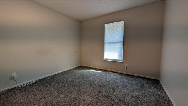 6116 N Broadway Street, Gladstone, MO 64118