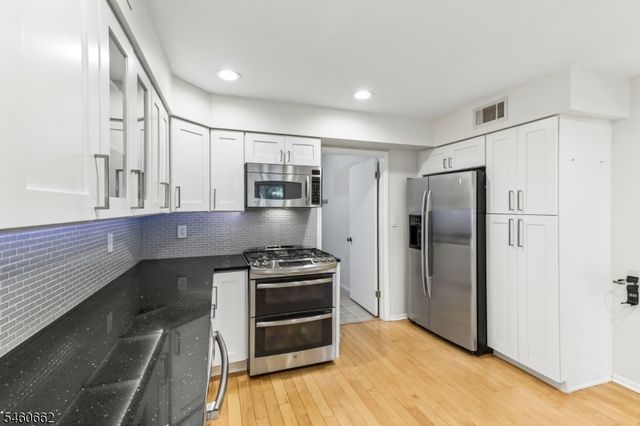 28 Raven Dr, Morris Twp., NJ 07960