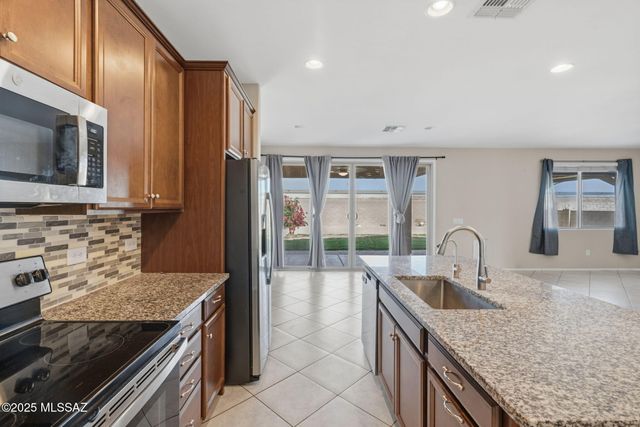 6717 E Via Arroyo Largo, Tucson, AZ 85756