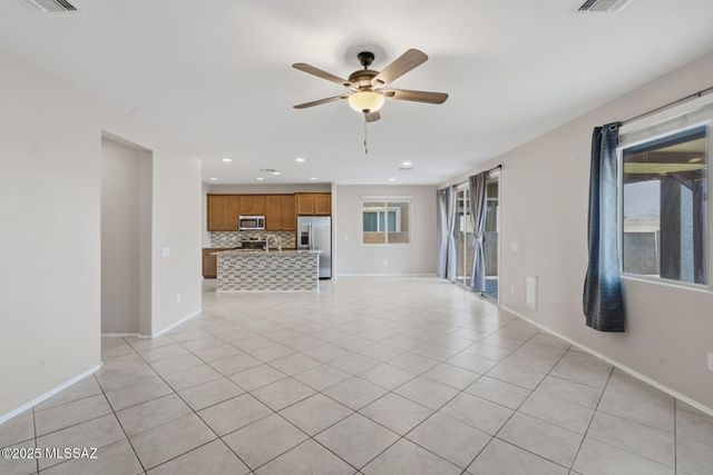 6717 E Via Arroyo Largo, Tucson, AZ 85756