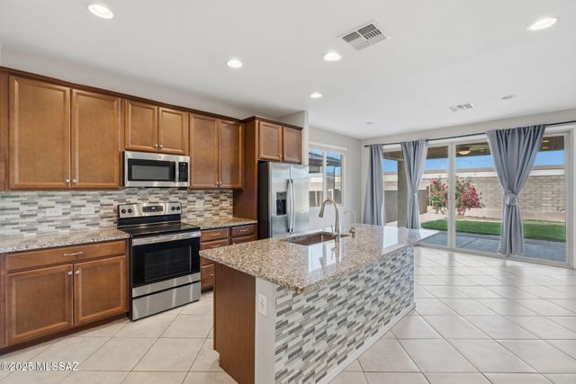 6717 E Via Arroyo Largo, Tucson, AZ 85756