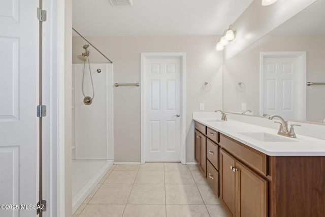 6717 E Via Arroyo Largo, Tucson, AZ 85756