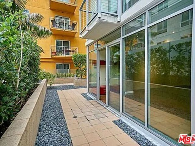 645 W 9th Street 240, Los Angeles, CA 90015