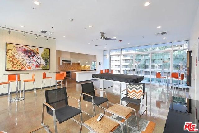 645 W 9th Street 240, Los Angeles, CA 90015