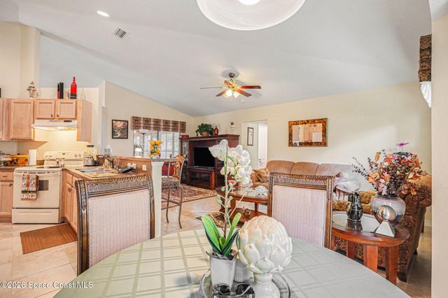 835 Rebus Avenue SW, Palm Bay, FL 32908