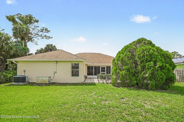 835 Rebus Avenue SW, Palm Bay, FL 32908