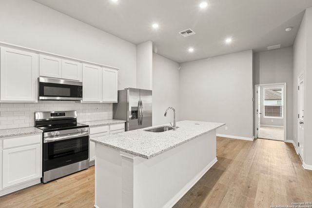 418 Cross Barn Blvd Unit B, Buda, TX 78610