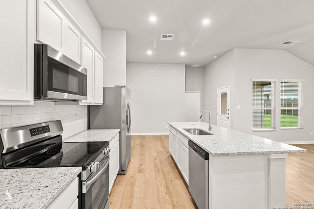 418 Cross Barn Blvd Unit B, Buda, TX 78610