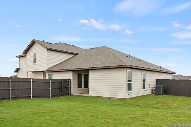 418 Cross Barn Blvd Unit B, Buda, TX 78610