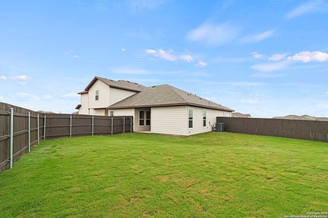 418 Cross Barn Blvd Unit B, Buda, TX 78610