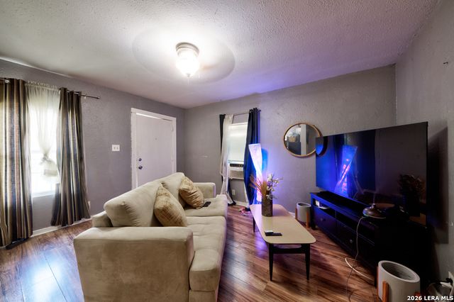 502 -504 Shannon Ave., Seguin, TX 78155