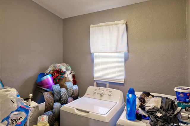 502 -504 Shannon Ave., Seguin, TX 78155