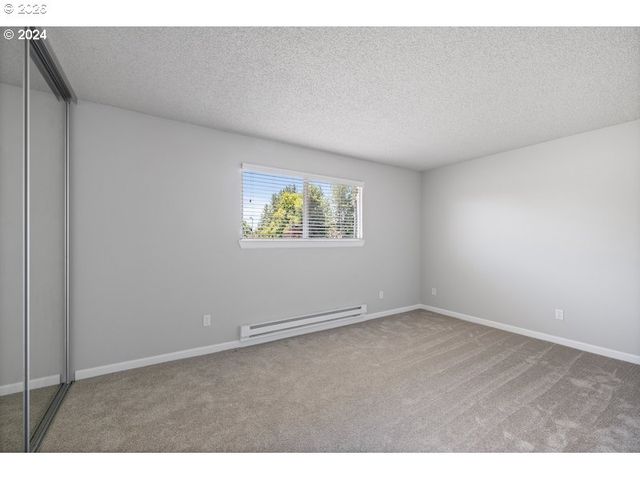 2921 Ne RENE Ave 15-B, Gresham, OR 97030