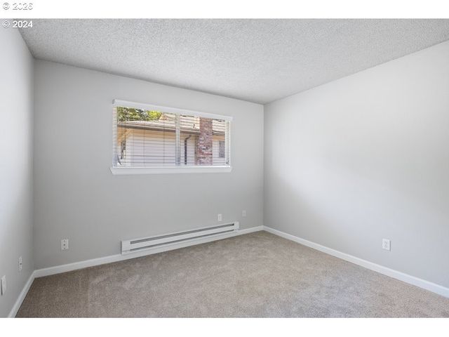 2921 Ne RENE Ave 15-B, Gresham, OR 97030