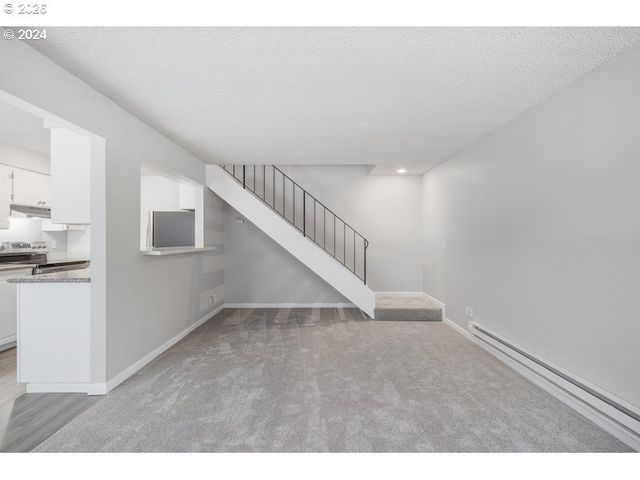 2921 Ne RENE Ave 15-B, Gresham, OR 97030