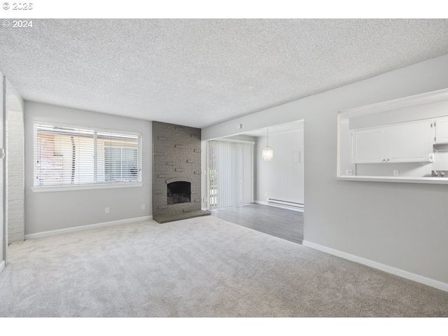 2921 Ne RENE Ave 15-B, Gresham, OR 97030