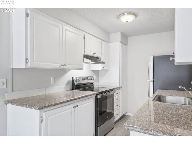 2921 Ne RENE Ave 15-B, Gresham, OR 97030