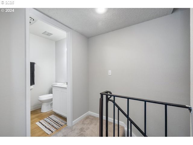 2921 Ne RENE Ave 15-B, Gresham, OR 97030