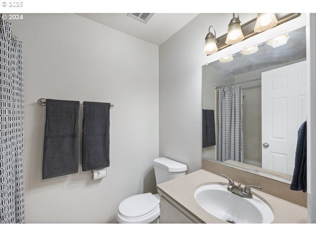 2921 Ne RENE Ave 15-B, Gresham, OR 97030