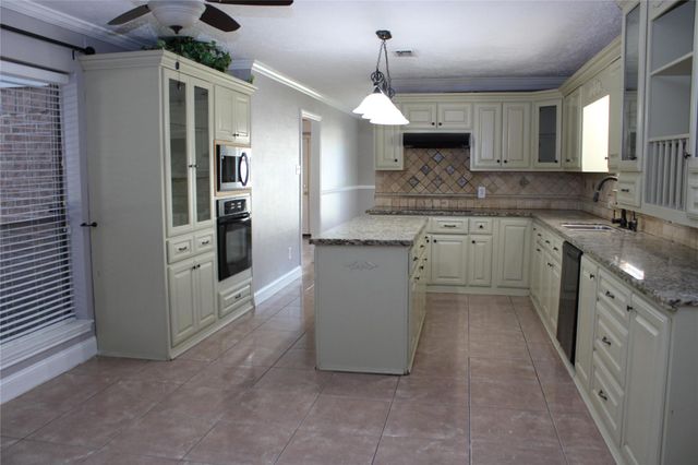 15910 Boatswain Court, Crosby, TX 77532