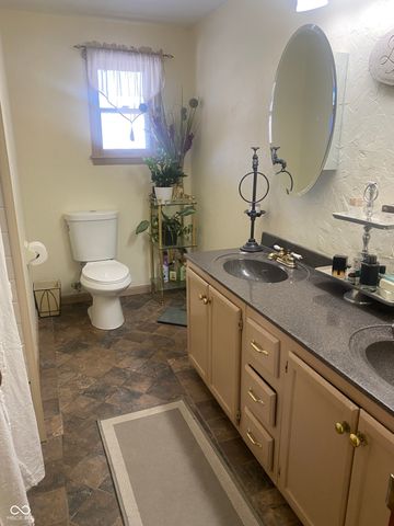 152 E 150 S, Crawfordsville, IN 47933