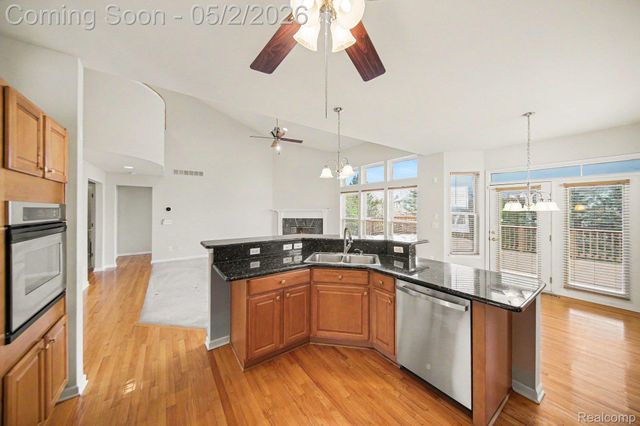 1660 Meadowside Drive, Ann Arbor, MI 48104