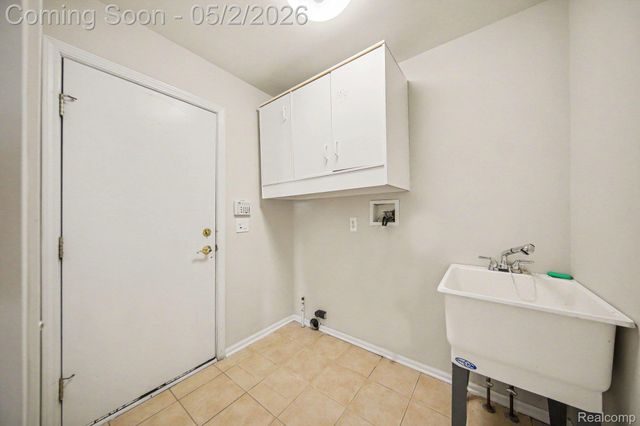 1660 Meadowside Drive, Ann Arbor, MI 48104