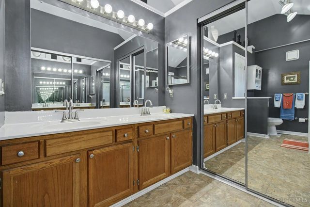 1166 Creekstone Drive, Batavia, OH 45103