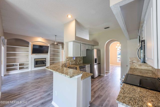 7940 ORTEGA BLUFF Parkway, Jacksonville, FL 32244