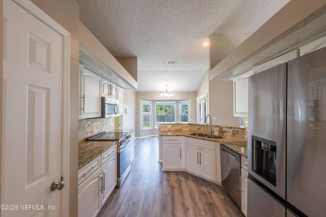 7940 ORTEGA BLUFF Parkway, Jacksonville, FL 32244