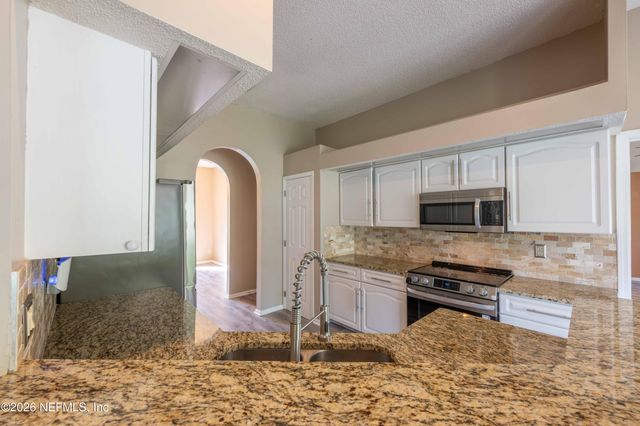 7940 ORTEGA BLUFF Parkway, Jacksonville, FL 32244