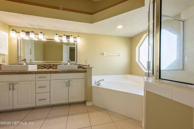 7940 ORTEGA BLUFF Parkway, Jacksonville, FL 32244